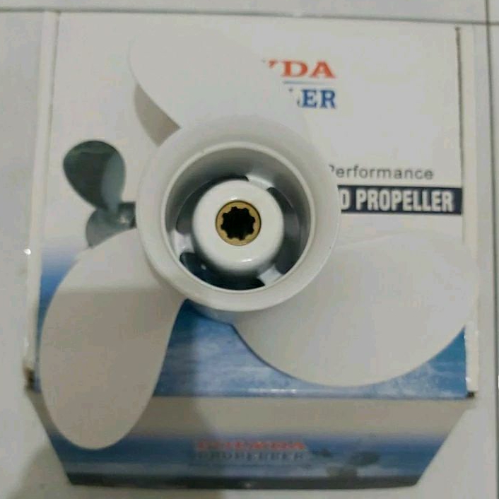 Propeller atau baling mesin tempel Yamaha 15pk daun panjang. 9 1/4 × 9-J