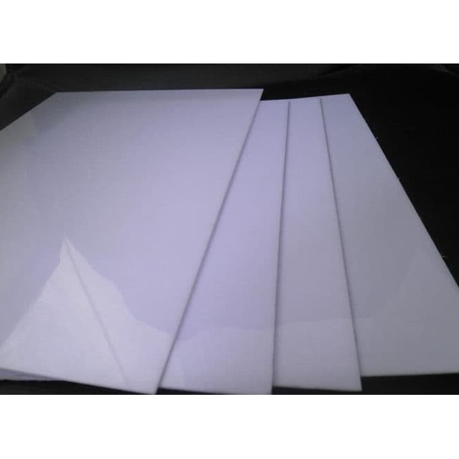 

KODE A72S Lembaran Akrilik 7x5cm 2mm