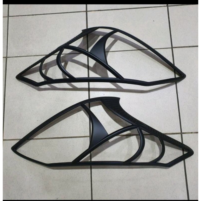 Garnish lampu depan Avanza xenia 2012-2014 hitam doff