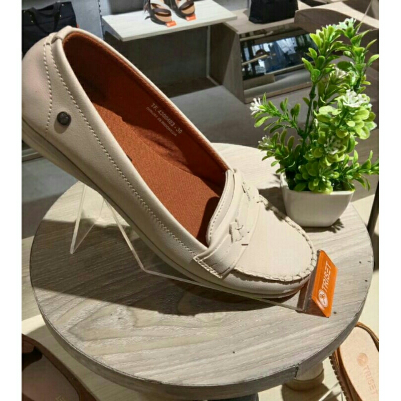 Sepatu wanita casual/ flat shoes/ Triset shoes