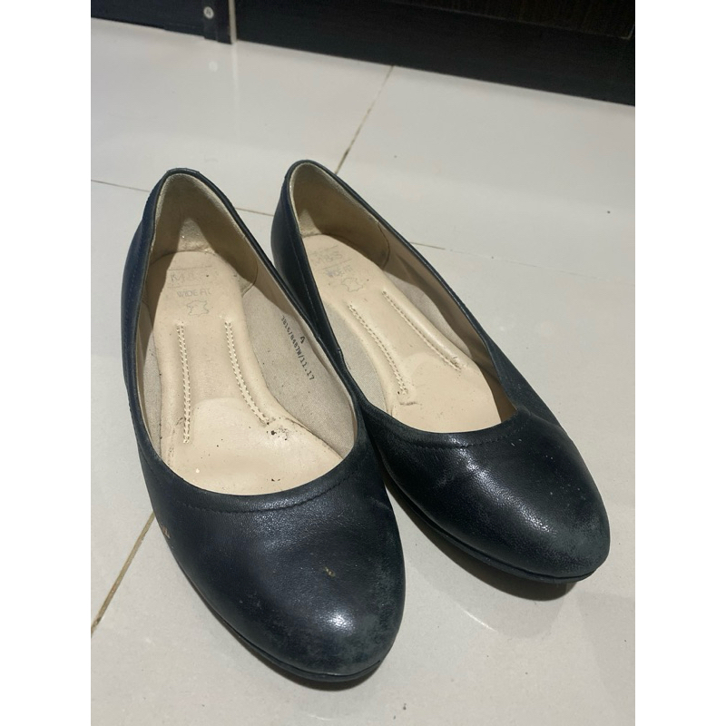 Preloved sepatu flat wanita merk Mark & Spencer original Good COndition No box