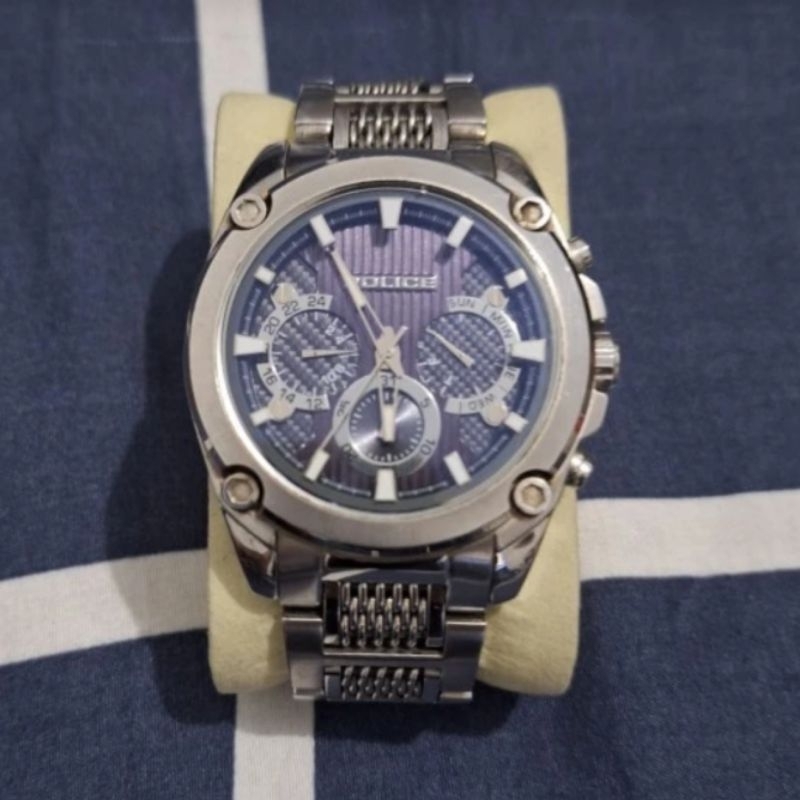 Jam tangan Police