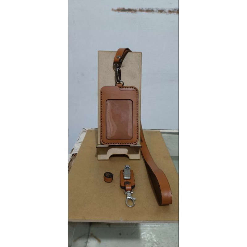 

ID CARD HOLDER kulit asli(Jaminan uang kembali jika bukan kulit)