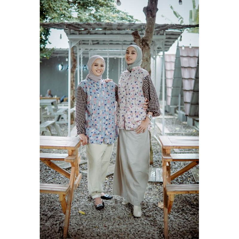 Kemeja Rayon Viscose Motif Flora Fauna