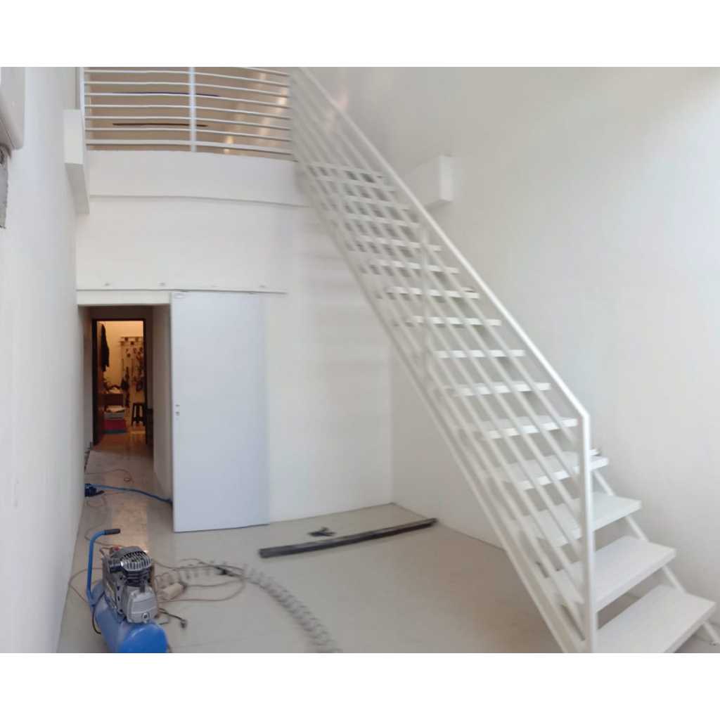 Tangga besi minmalis per meter termasuk railing