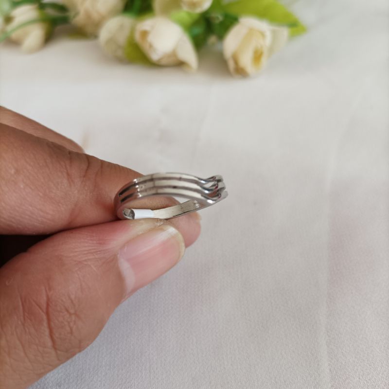 Cincin titanium 3 layer love warna silver
