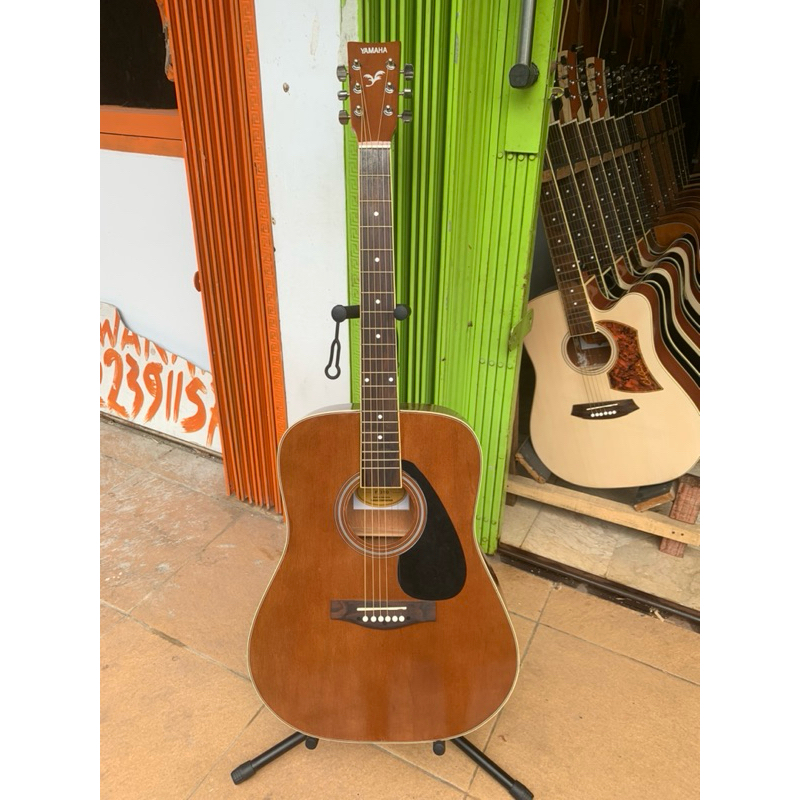 Gitar Akustik Yamaha F310 Coklat tanam besi custom