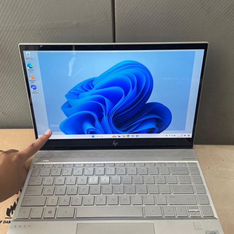 Laptop Hp Envy 13-aq1018Tax Touchsreen Core i7-10510U Ram 16 Gb/SSD 512Gb Dualvga Nvidia Geforce MX2