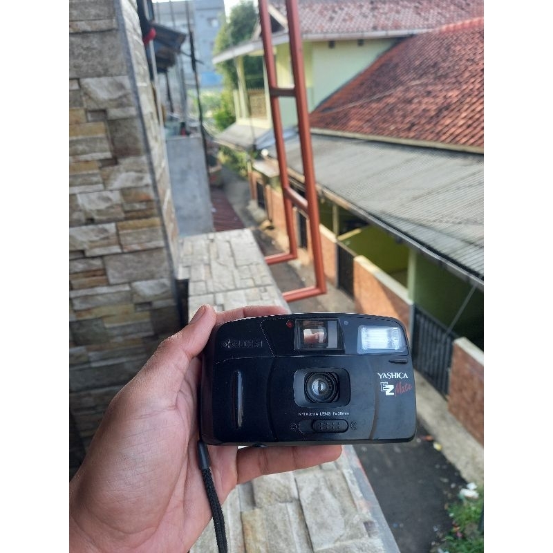 KAMERA ANALOG YASHICA EZ-MATE