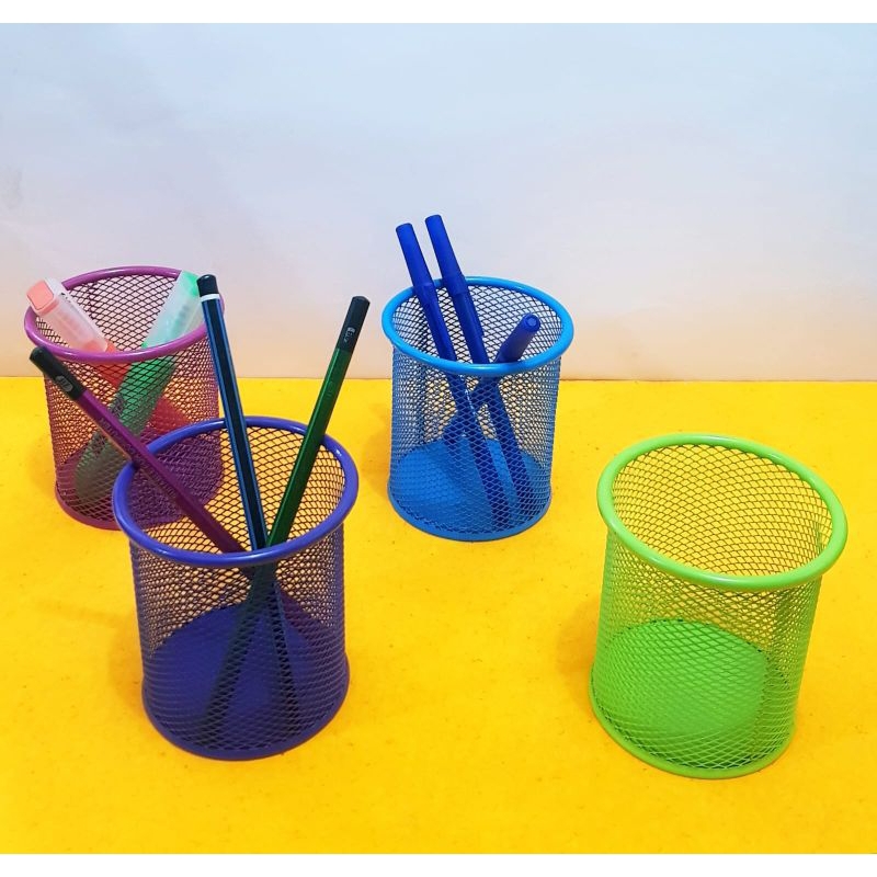 

pen stand besi