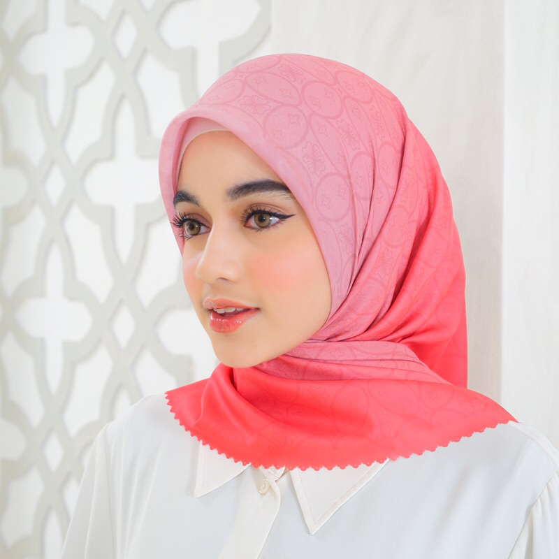 Shazia Voal Merah Putih