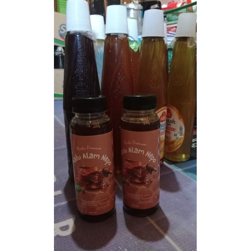 

madu asli/original lansung diambil dari pegunungan