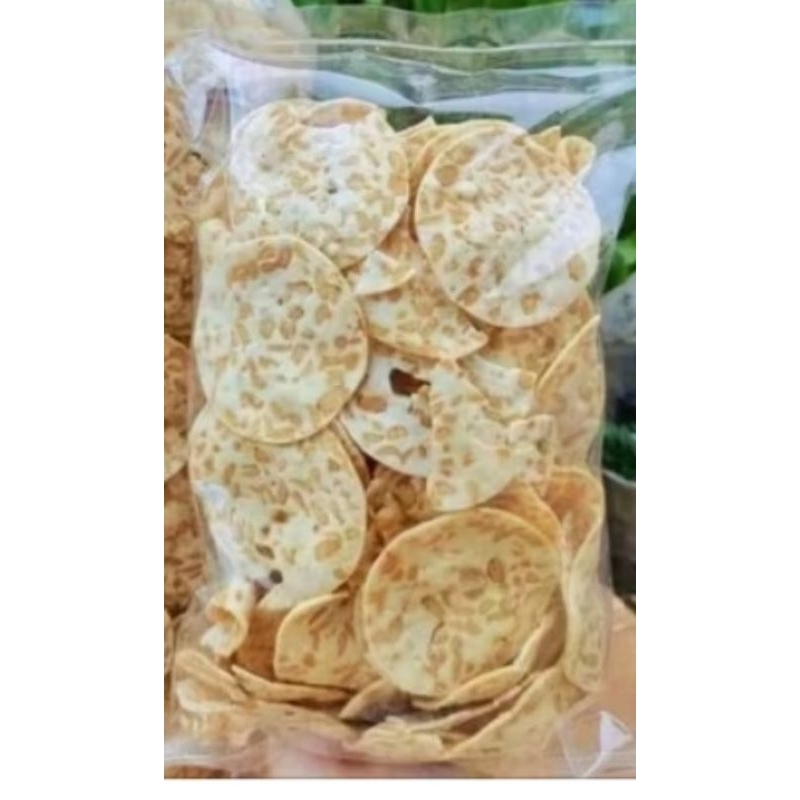 

KERIPIK TEMPE SAGU 250GRAM