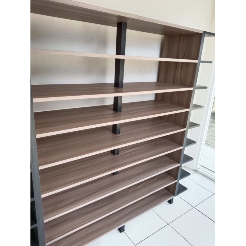 Rak Display Kayu - Display Roti