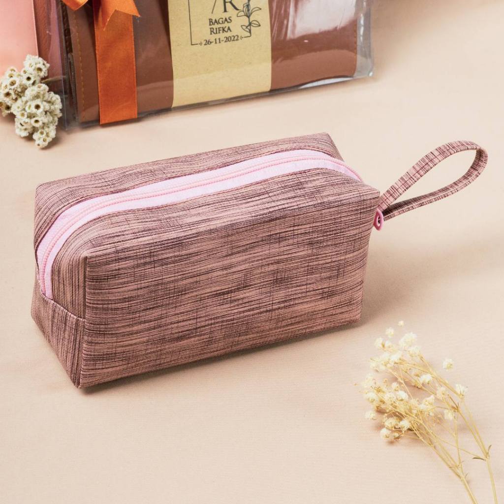 

pouch/dompet kubus serat kayu murah souvenir pouch pernikahan acara