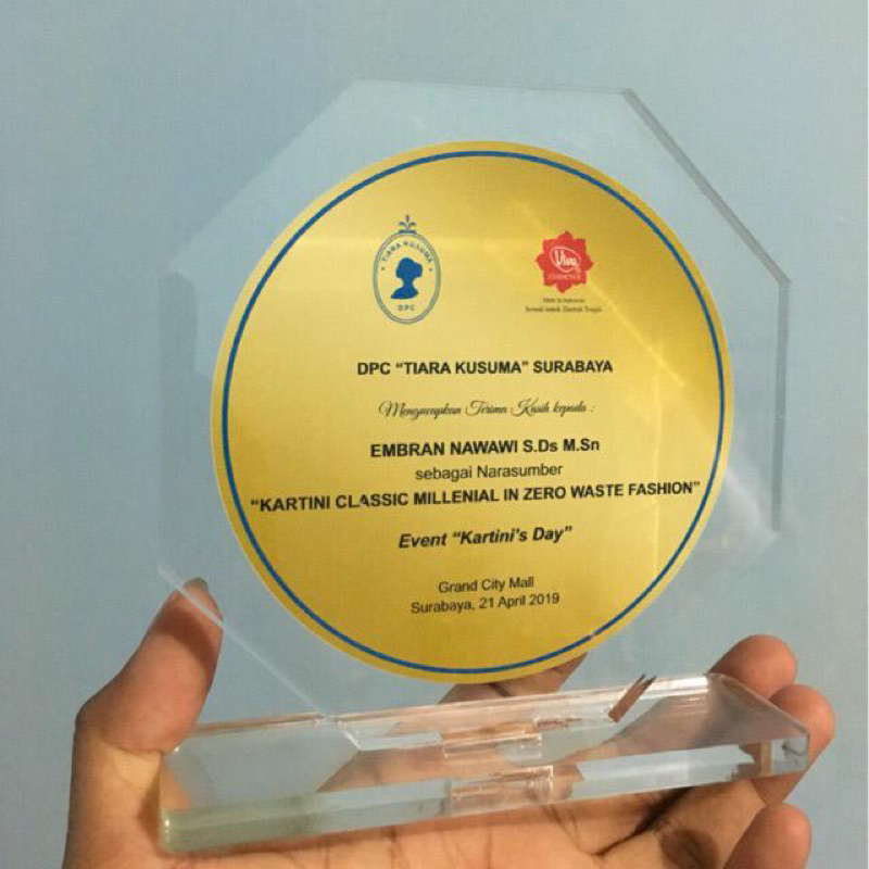 Plakat Hexagon Plakat Akrilik Custom Sehari Jadi