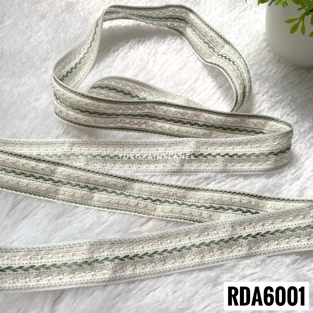 RDA6001 Renda Kain Putih Variasi Tulang Ikan Lebar 1 Inch - Hijau Per Meter