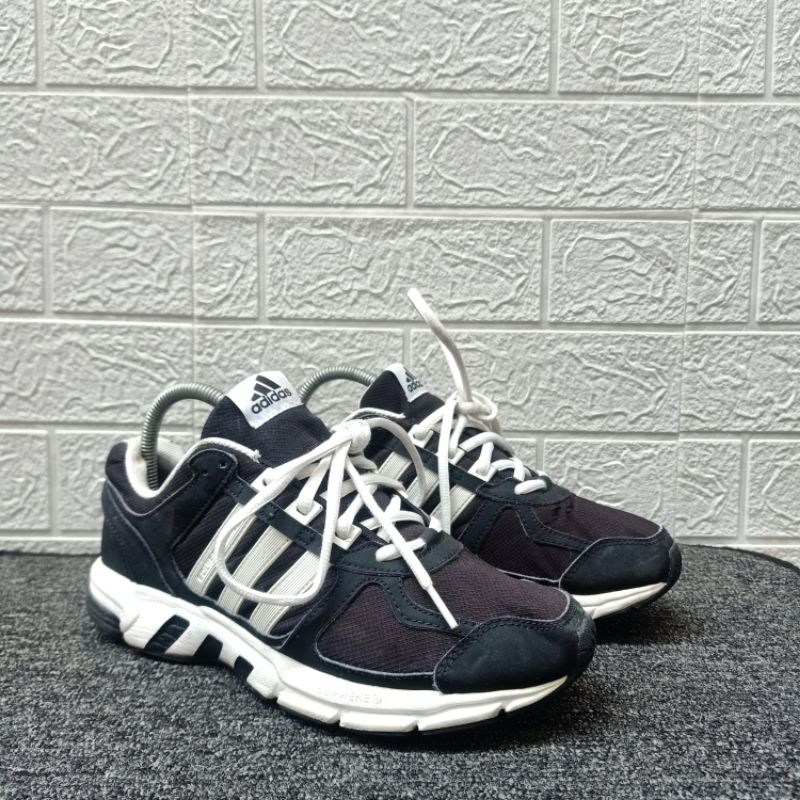 Sepatu running Adidas equipment 10m