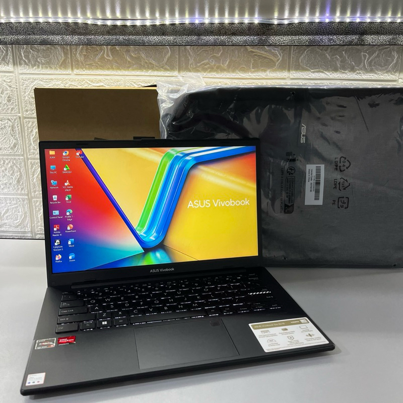 Asus VivoBook E1404F Amd Ryzen 5 7520U Ram 8Gb Ssd 512Gb Garansi On 2025