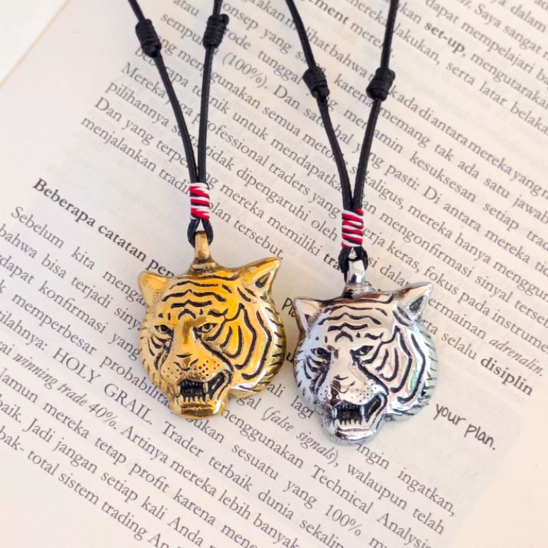 Kalung Harimau Lilit Merah Kalung Pria Anti Karat Liontin Macan Kuningan Aksesoris Elegan