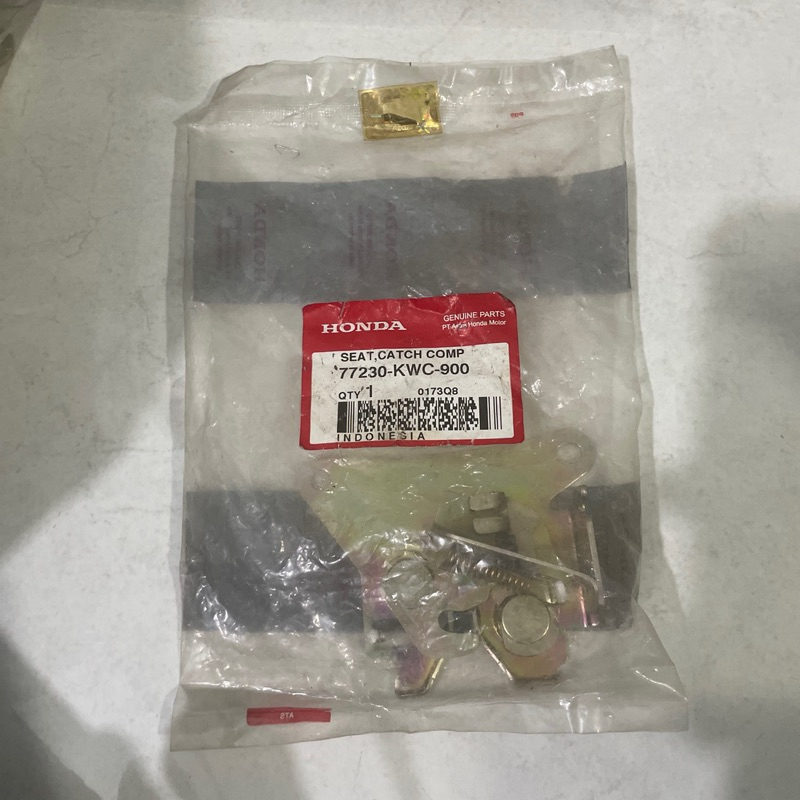 77230KWC900 Seat Cath Comp - Piting Sadel CS1