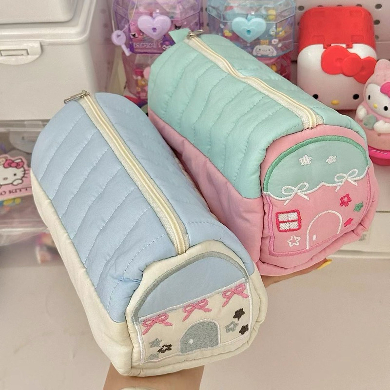 

Mi Casa Pouch Coquette Tempat Pensil Pita Bentuk Rumah