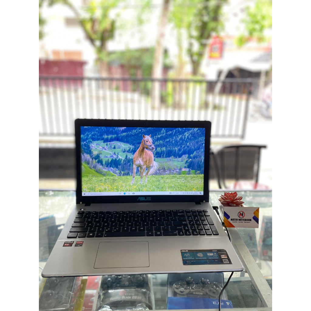 Asus x550d amd a 10-5750m with radeon HD Graphics ram 4GB SSD 120gb(-BATRE SOAK)