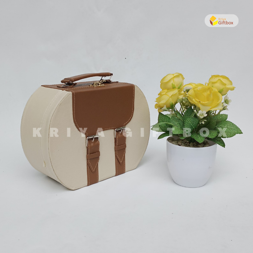 

Giftbox Unik Box Souvenir Ulangtahun Custom | Box Hampers Model Terbaru Warna Cream