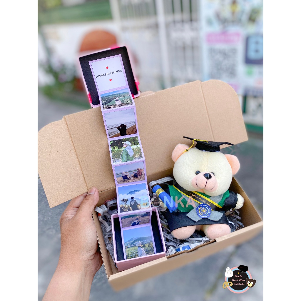 PAKET KADO KOTAK HAMPERS WISUDA CEWEK HIJAB FOTO DAN BONEKA MURAH KELULUSAN GIFT BOX COWOK UNIK CEWE
