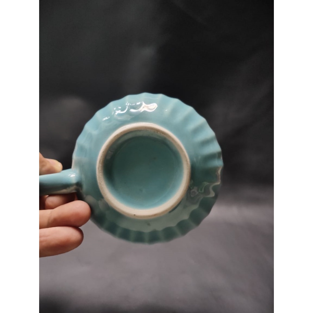 Gelas Cangkir Mug gagang dengan pola garis cangkir beserta pisin nya