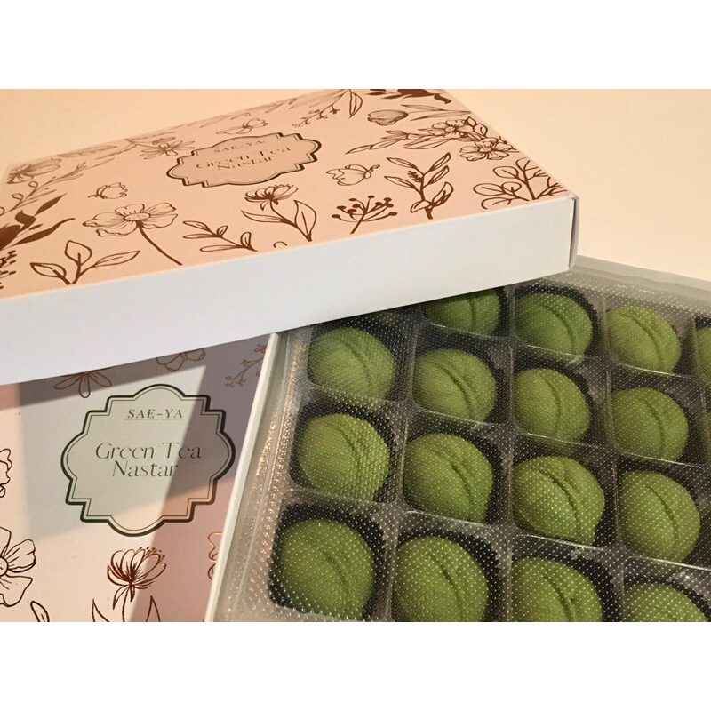 

Saeya Nastar Green Tea. Aroma Green Tea yang segar. 20 pcs/box.