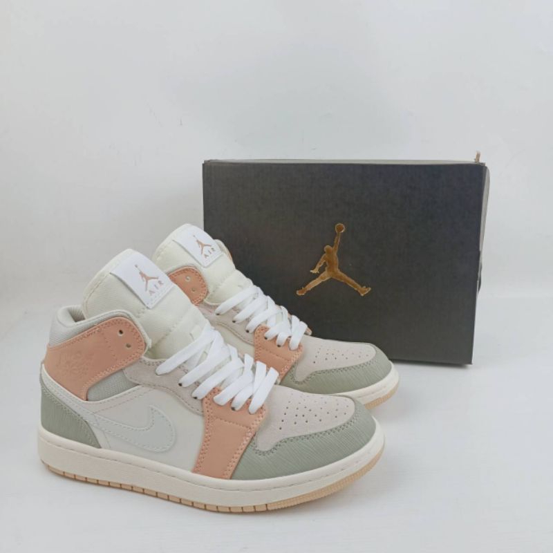 Air Jordan Retro 1 Mid Milan