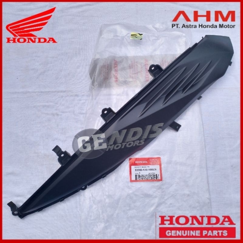 Cover side R sambungan body samping kanan Vario 110 fi original AHM