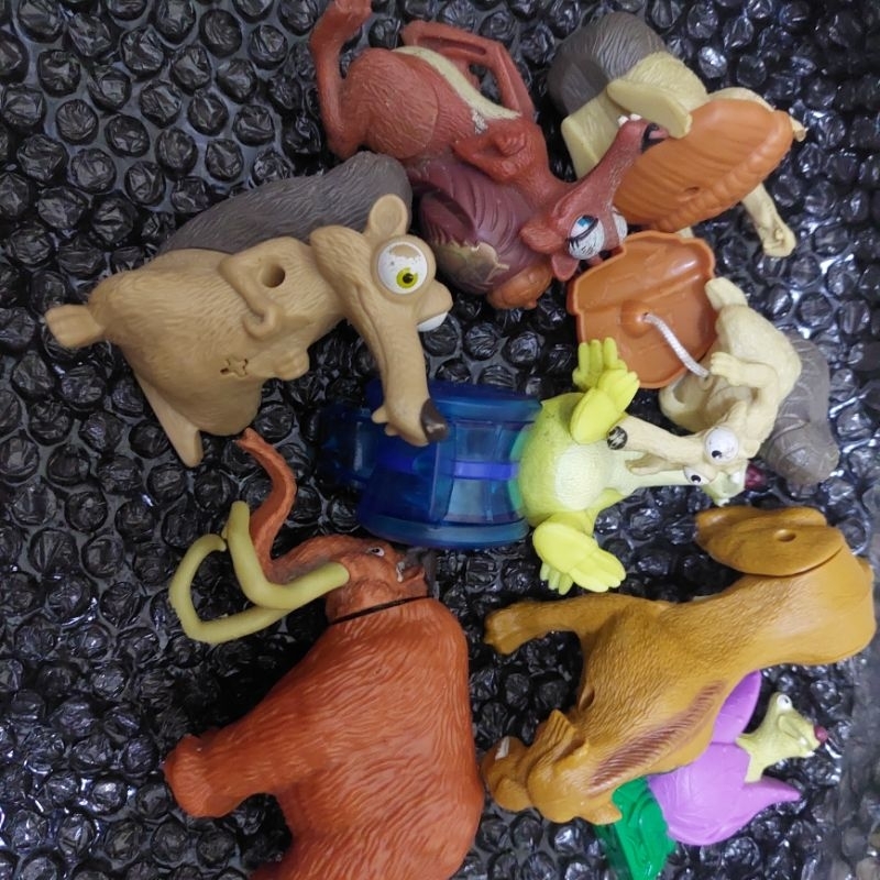 Ice age Figure Mammoth Ice Age 3 Happy Meal Scrat Manny Diego PRELOVED