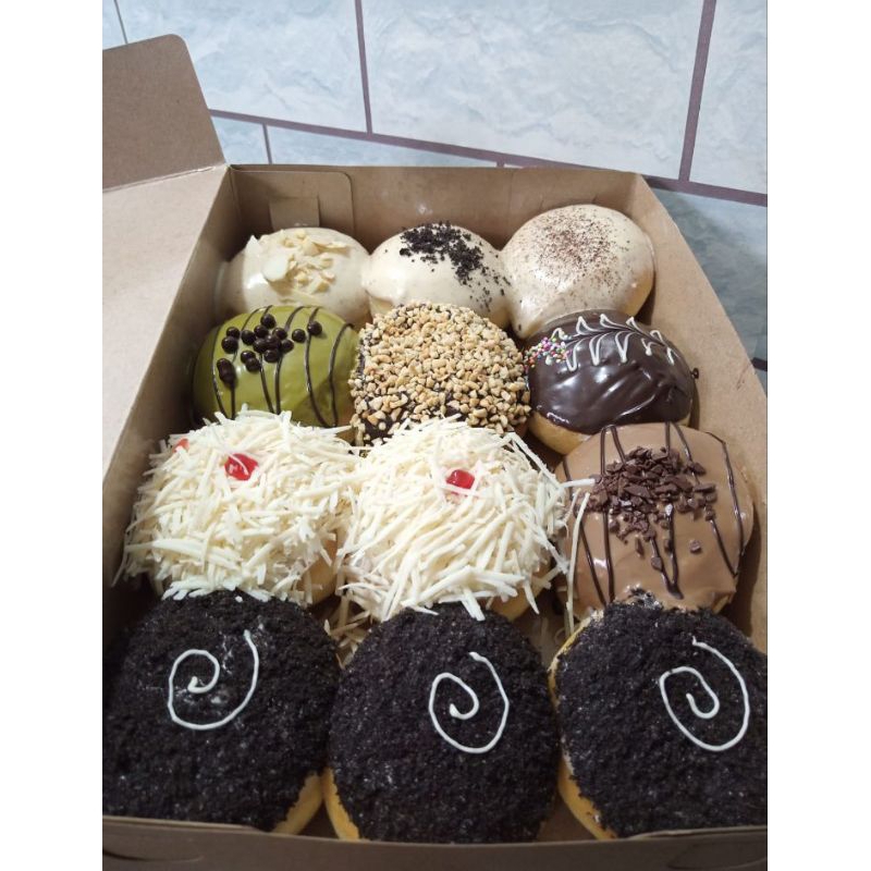 

donat glaze isi 12