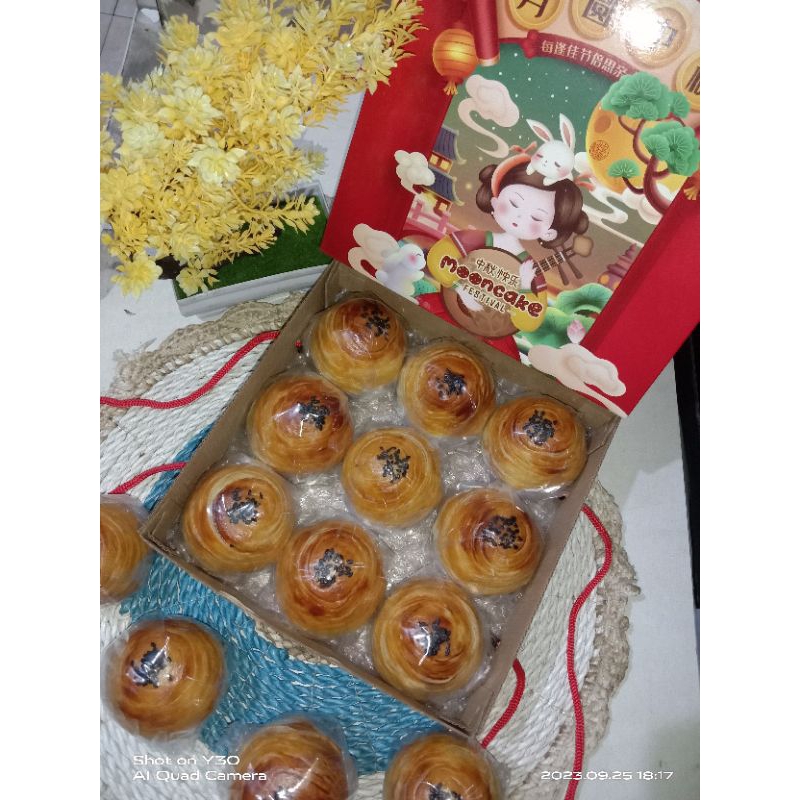 

Mooncake Tan Huang su / bakpia telur asin
