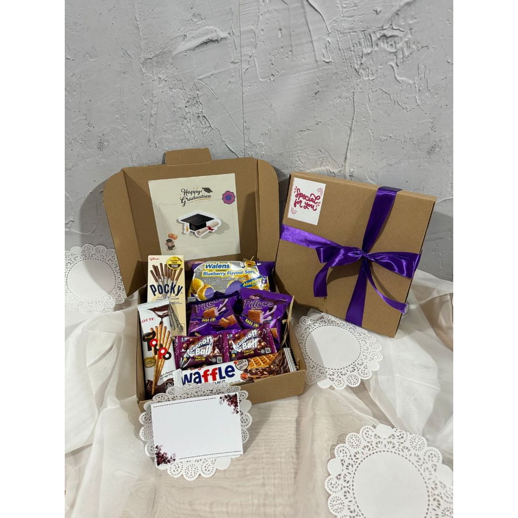 

(Ready Stock) FREE PACKING Bouquet / hampers Snack untuk Wisuda / Hari Ibu / Ulang Tahun / Hadiah / Anniversary / Valentine / Hari Guru