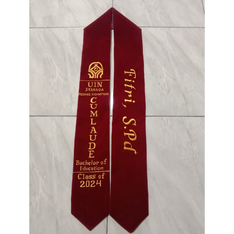 SELEMPANG WISUDA CUMLAUDE