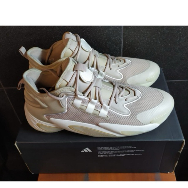 SEPATU ADIDAS BYW SELECT SIZE 48 2/3