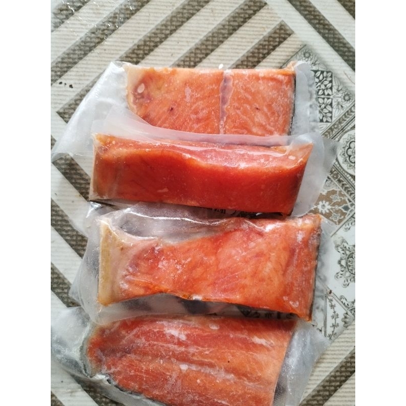 

Ikan salmon filet prozen 200 gram