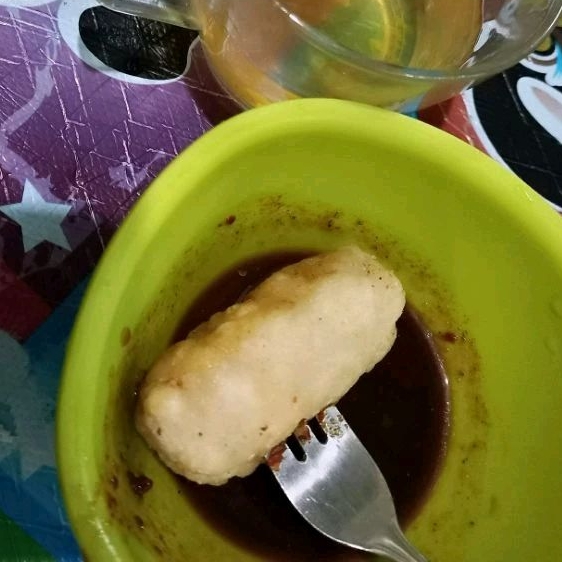 

Pempek ikan tenggiri isi 20 lenjer plus cuko