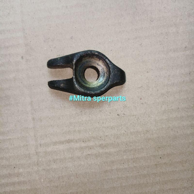 bracket penahan nosel nozzle isuzu panther 25 Nhr55 nkr55 copotan orisinil