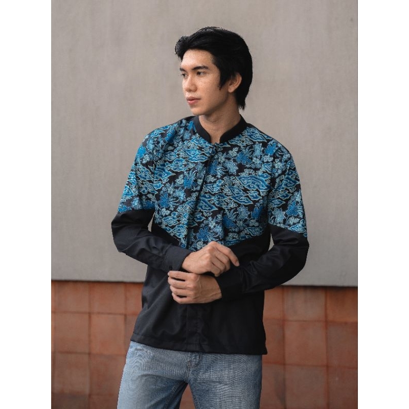 Kemeja Batik Pria NUC.ID Arjuna 04 (Hitam-Biru)