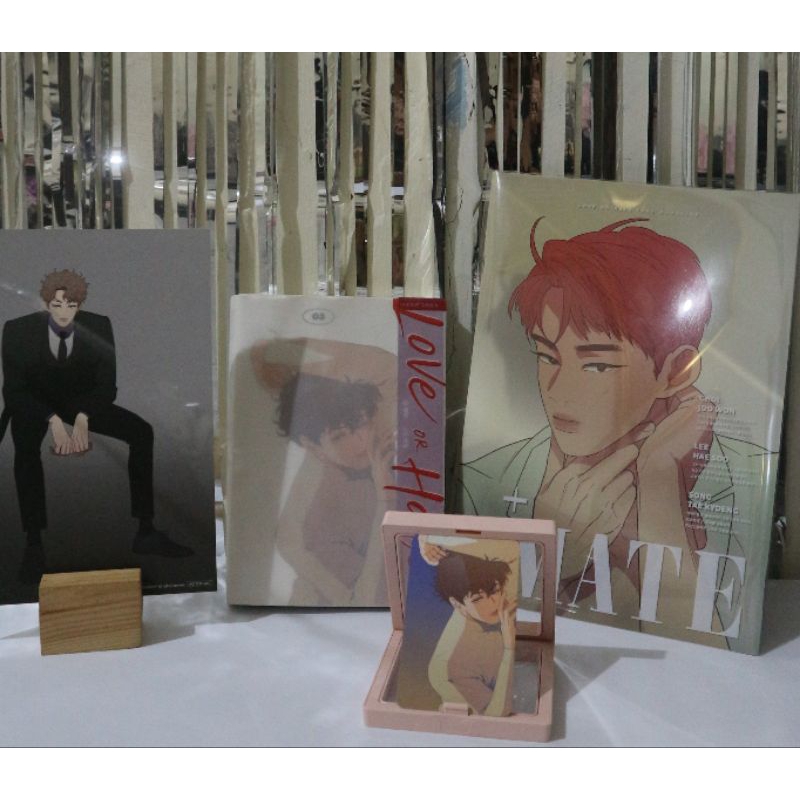 SET ONLY PRELOVED BUKU KOMIK JUJUTSU KAISEN dan MANHWA LOVE OR HATE POSTCARD LEZHIN MAGAZINE