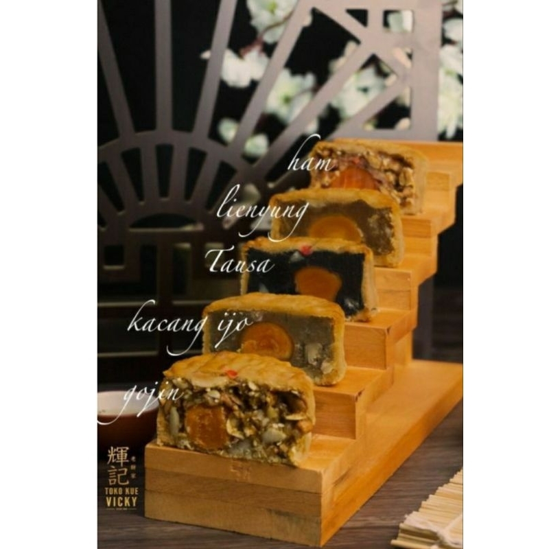 

KUE BULAN/ Mooncake Vicky Tausa