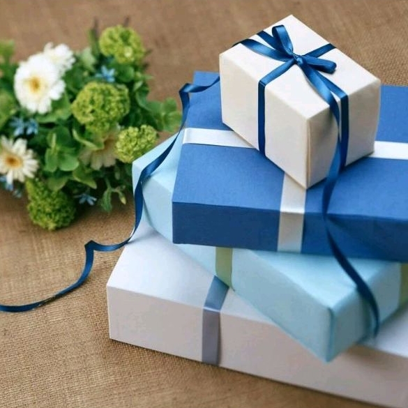 

Gift box hadiah pernikahan custom