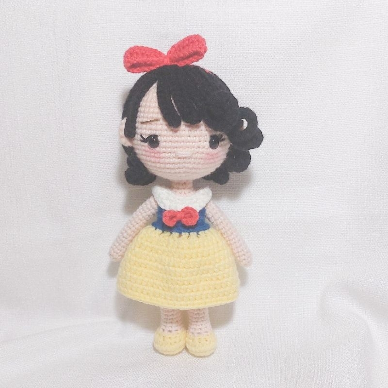 Snow White Amigurumi Boneka Rajut