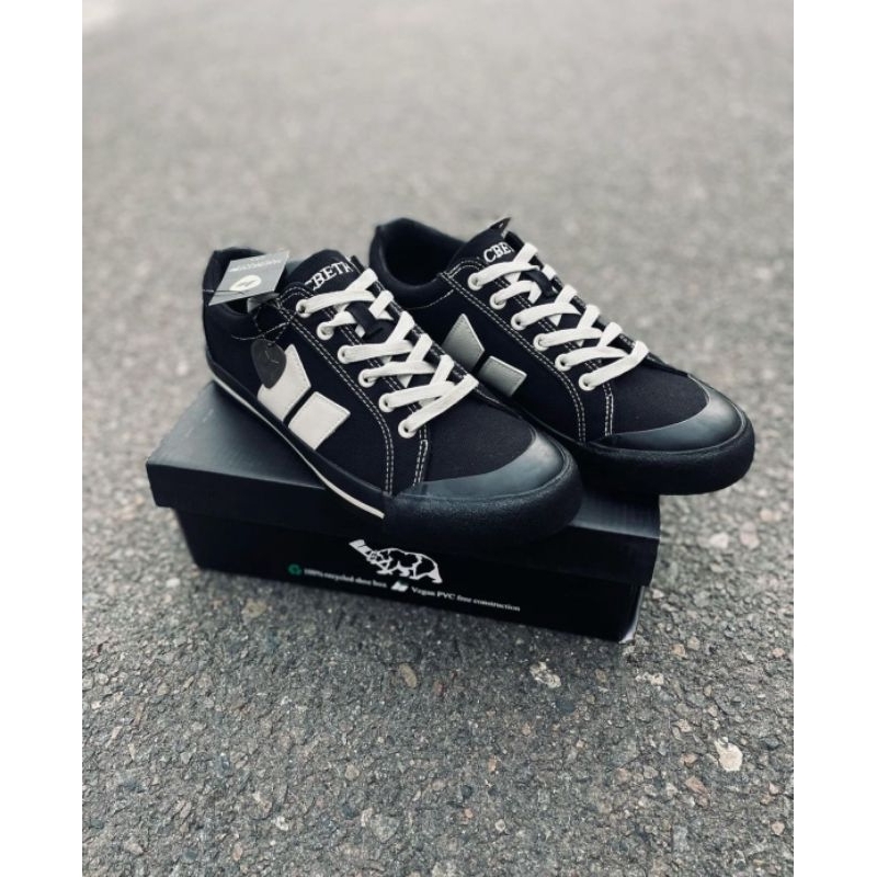 Macbeth Eliot Black Cement Special Edition