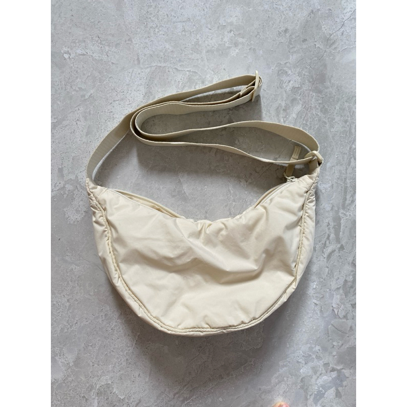 Tas Uniqlo - Preloved