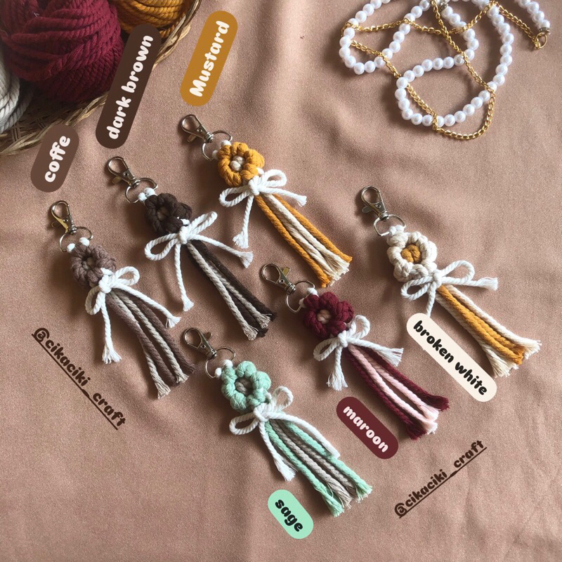 (READY) Macrame Keychain || Gantungan Kunci Macrame || Flower Keychain || Daisy Keychain || Wedding 